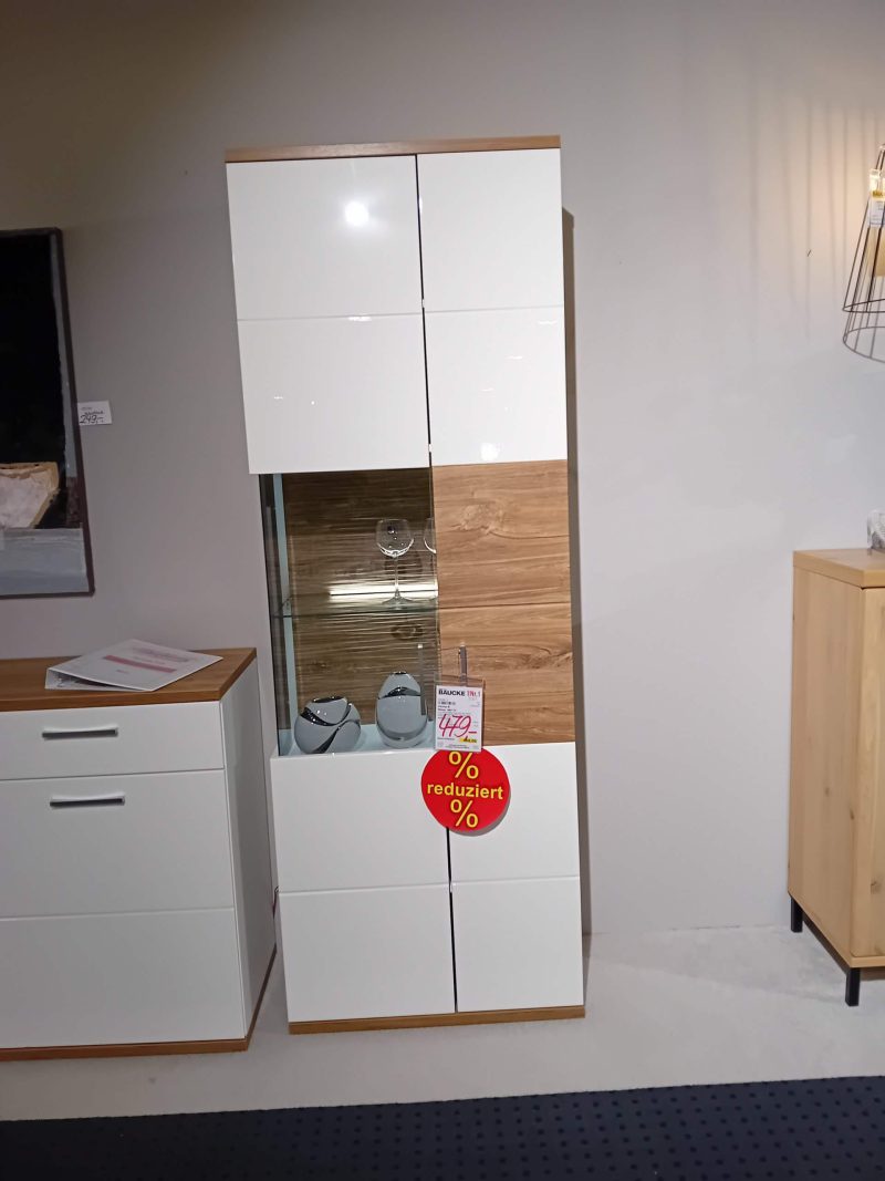 Vitrine mit Beleuchtung
