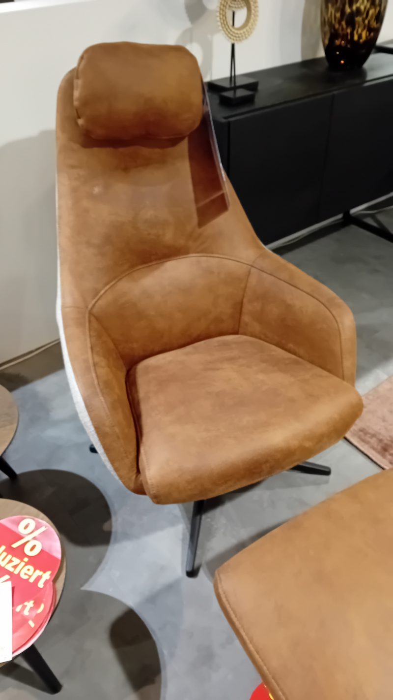 Relaxsessel mit Hocker